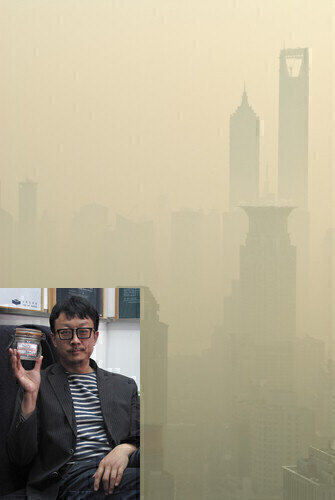 Beijing Artist Auctions Glass of Air in Pollution Protest
